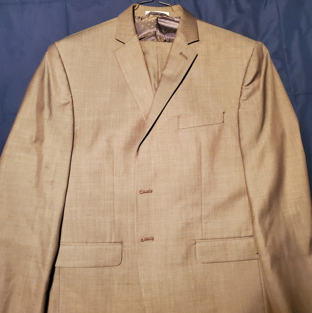 Michael Strahan Off-Brown/Gray Suit